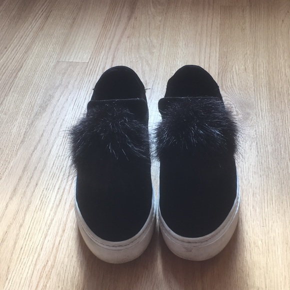 Black sneakers - Picture 2 of 6